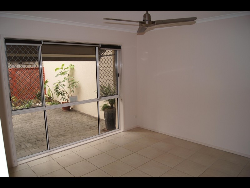 4/40 Government Road, Labrador QLD 4215