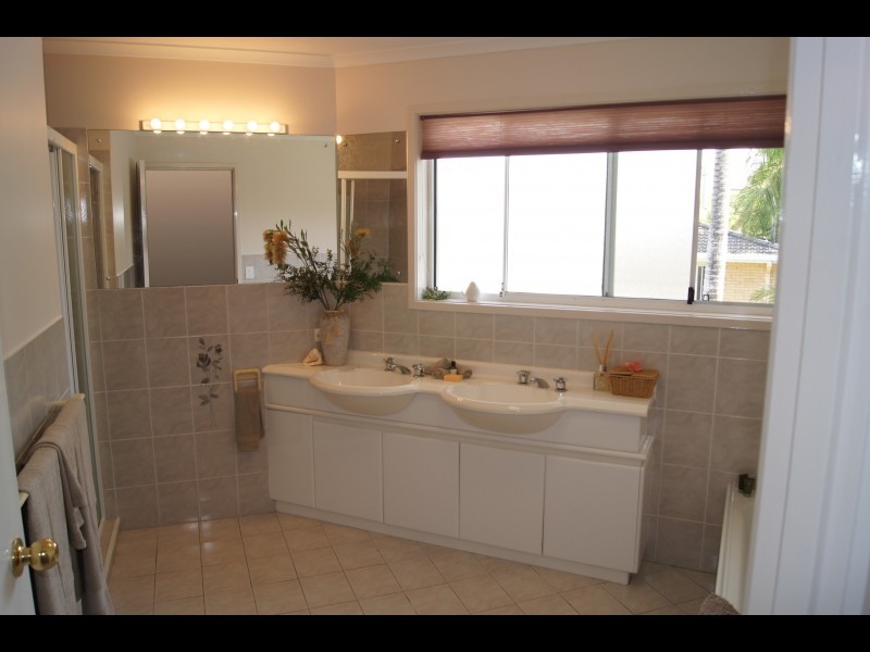 4/40 Government Road, Labrador QLD 4215