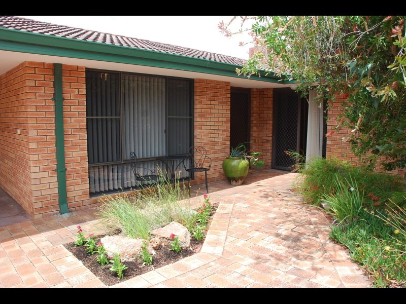 11 Gracechurch Crescent, Leeming WA 6149