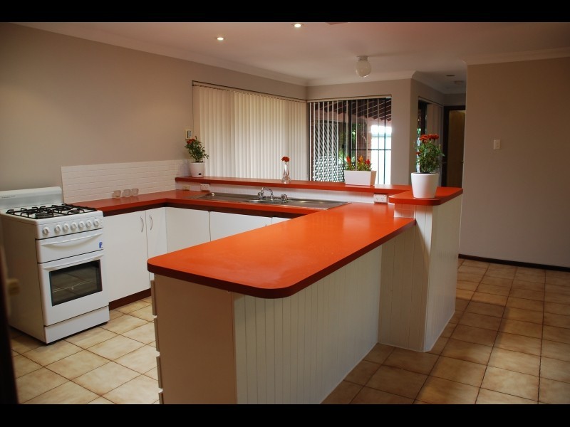 11 Gracechurch Crescent, Leeming WA 6149