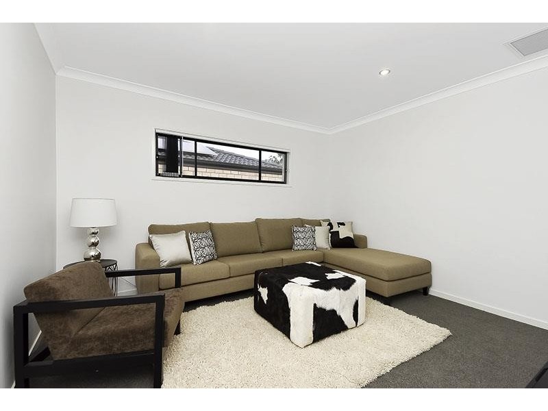 30 Thames Drive, Regents Park QLD 4118
