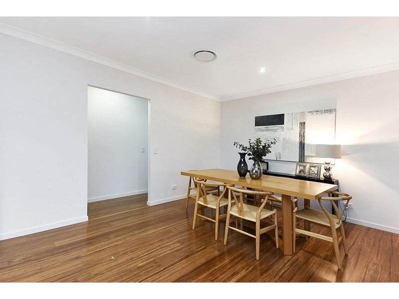 30 Thames Drive, Regents Park QLD 4118