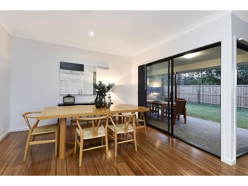 30 Thames Drive, Regents Park QLD 4118