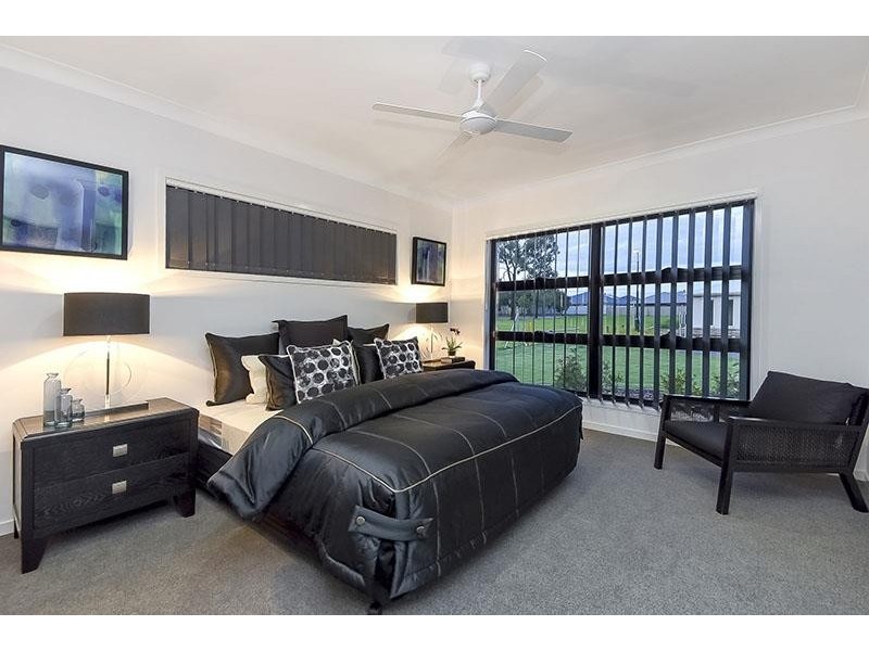 30 Thames Drive, Regents Park QLD 4118