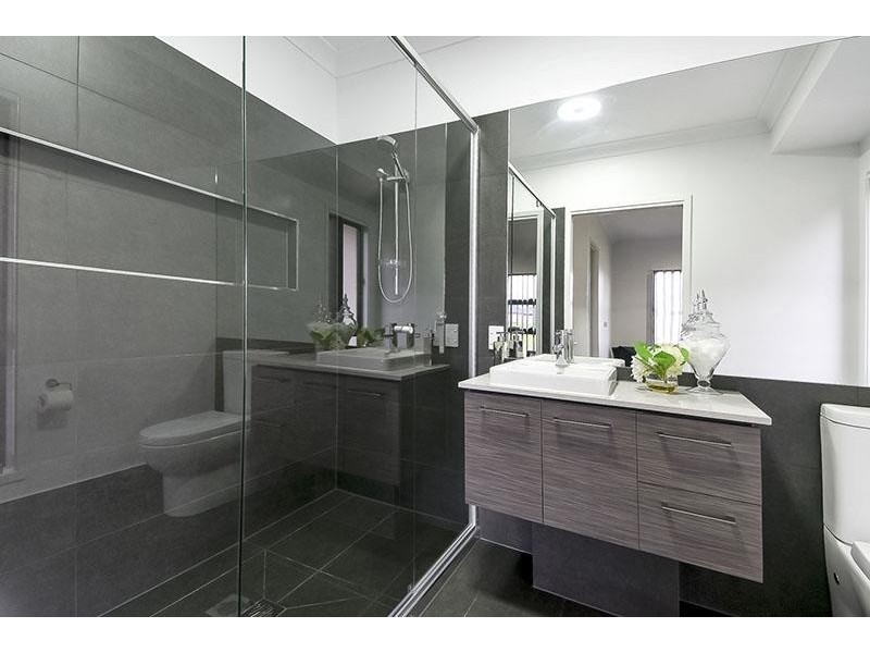 30 Thames Drive, Regents Park QLD 4118