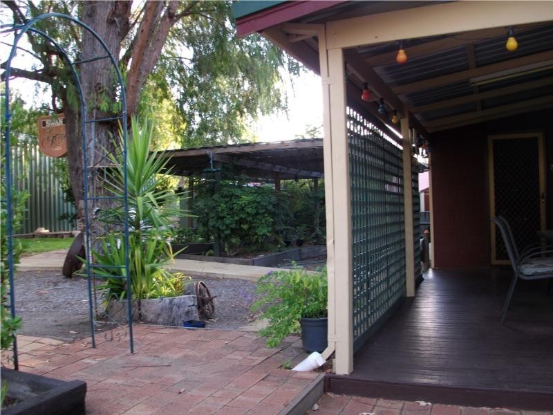1 Mcneil Grove, Jarrahdale WA 6124