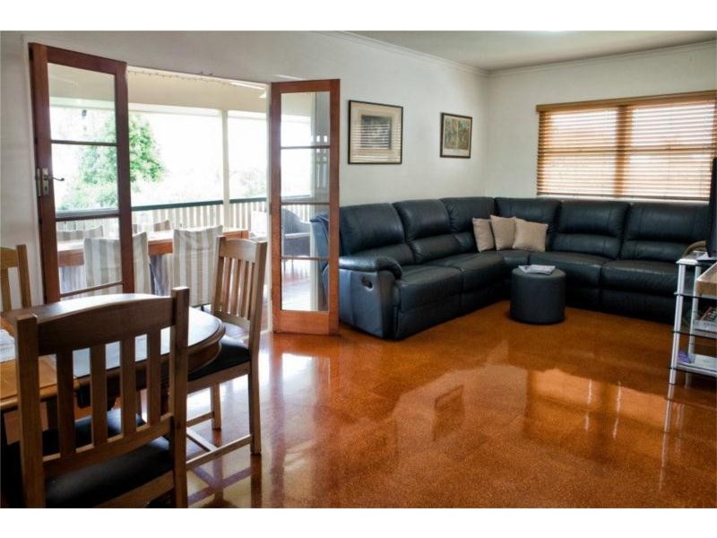 93 Cremorne Rd, Kedron QLD 4031