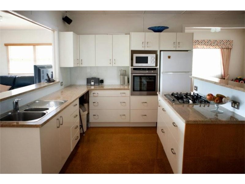 93 Cremorne Rd, Kedron QLD 4031