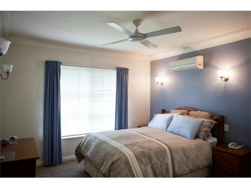 93 Cremorne Rd, Kedron QLD 4031