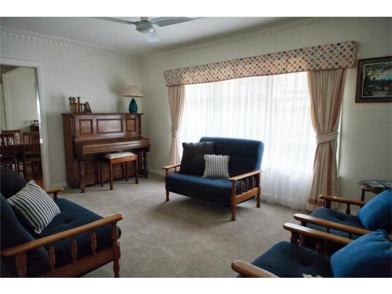 93 Cremorne Rd, Kedron QLD 4031