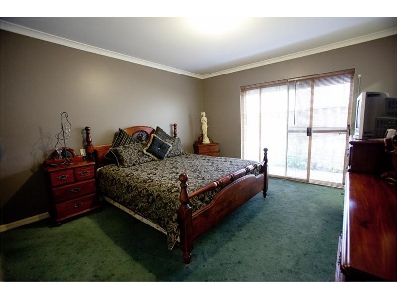 5 Ellery Court, Success WA 6164