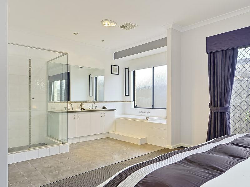 10 Saxon Link, Aveley WA 6069