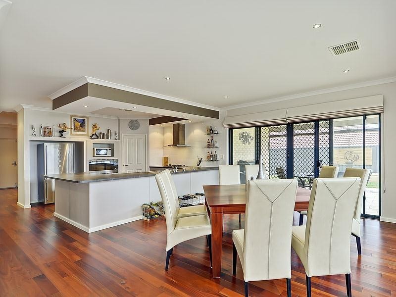 10 Saxon Link, Aveley WA 6069