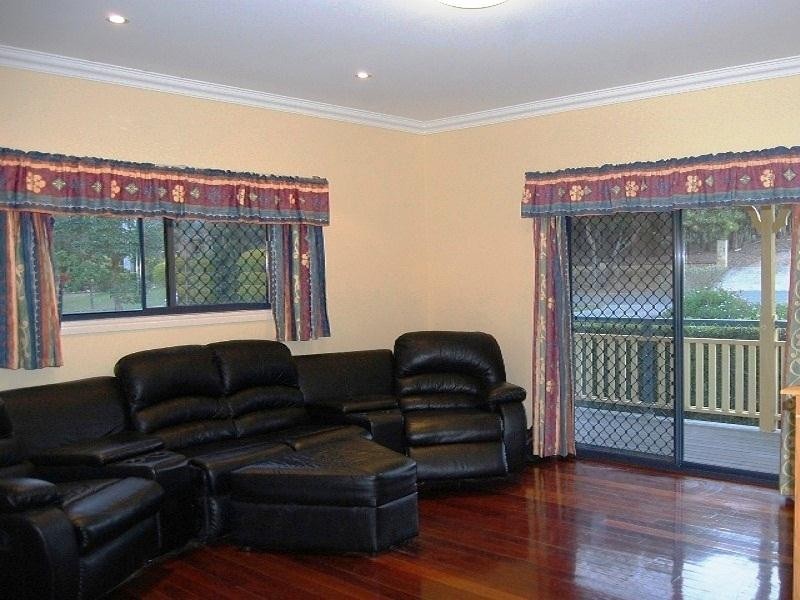 14 Viola Drive, Redland Bay QLD 4165