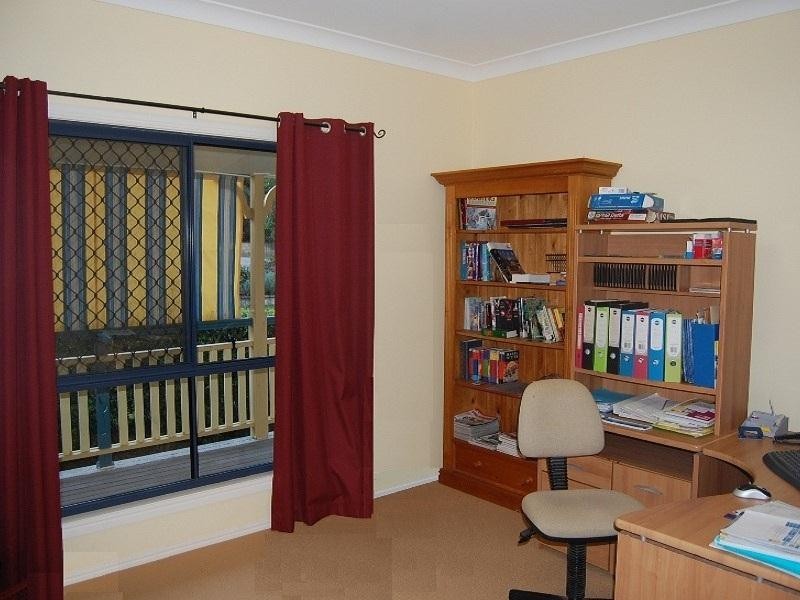 14 Viola Drive, Redland Bay QLD 4165