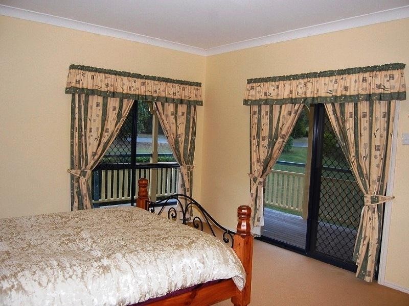 14 Viola Drive, Redland Bay QLD 4165