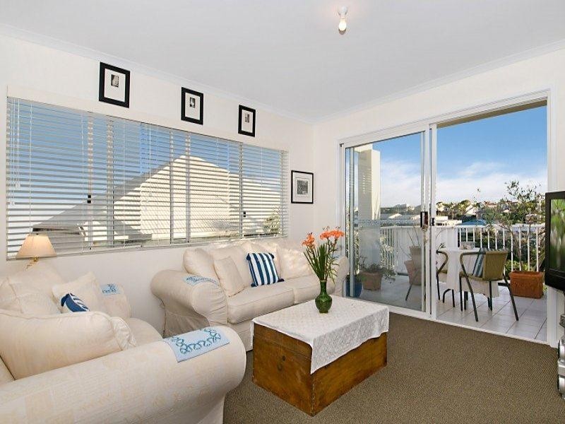 3/8 Sobraon Street, Sunrise Beach QLD 4567