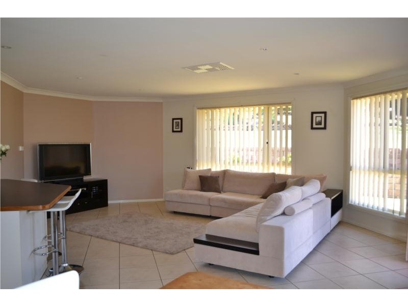 6 Shepherd Avenue, Cowra NSW 2794