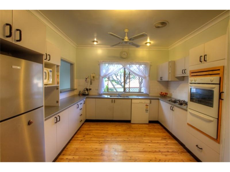 10 Thomson Avenue, Beverly Hills NSW 2209