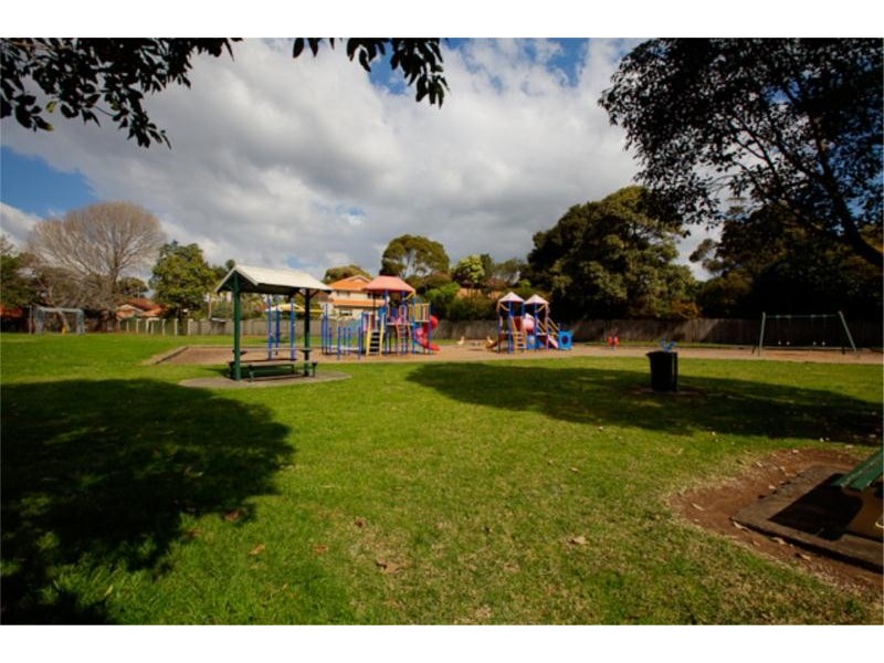 10 Thomson Avenue, Beverly Hills NSW 2209