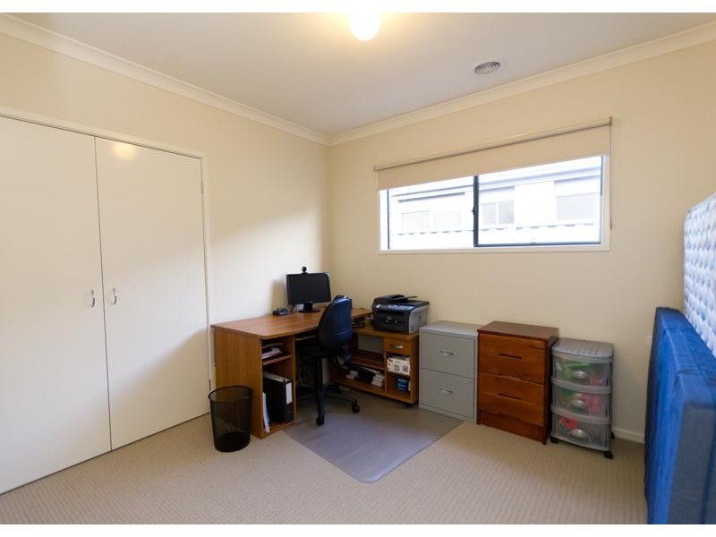 7 Stately Drive, Cranbourne East VIC 3977