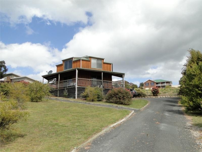 17 Erythos Grove, St Helens TAS 7216