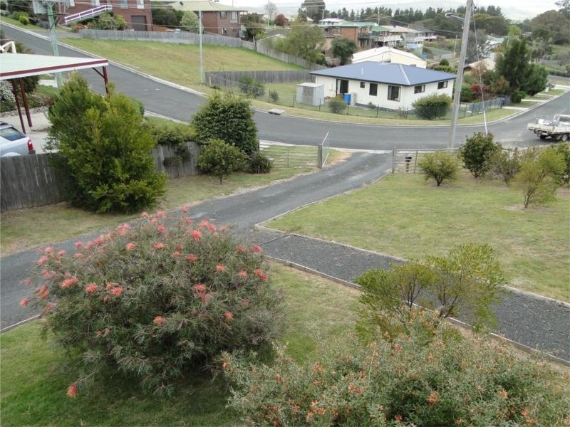 17 Erythos Grove, St Helens TAS 7216