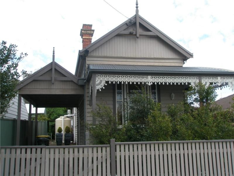 303 Howard Street, Soldiers Hill VIC 3350