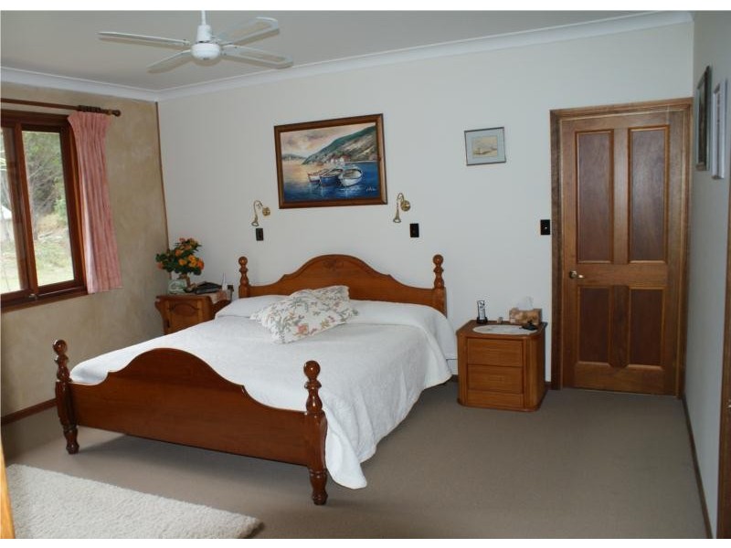 31 Mountain Street, Pomona QLD 4568