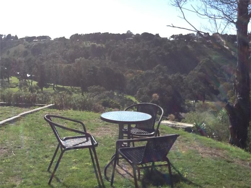 3 Manor Crescent, Highton VIC 3216