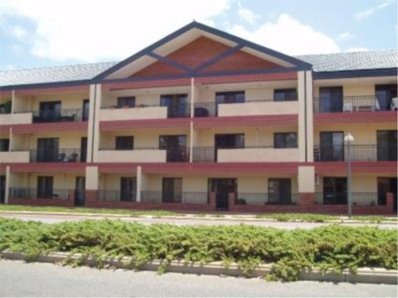 18 Kingsbury Road, Joondalup WA 6027