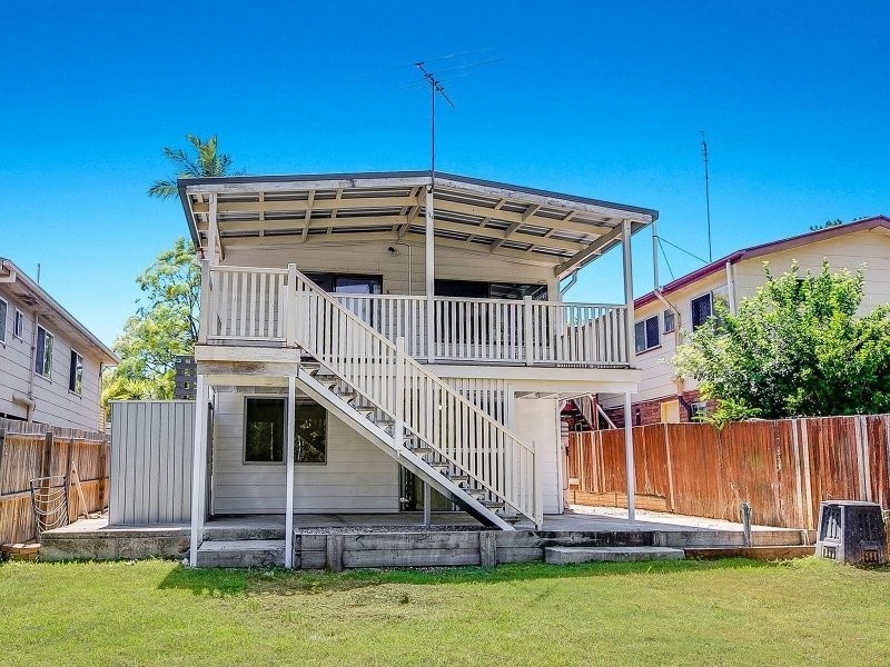 11 Hope Street, Kingston QLD 4114