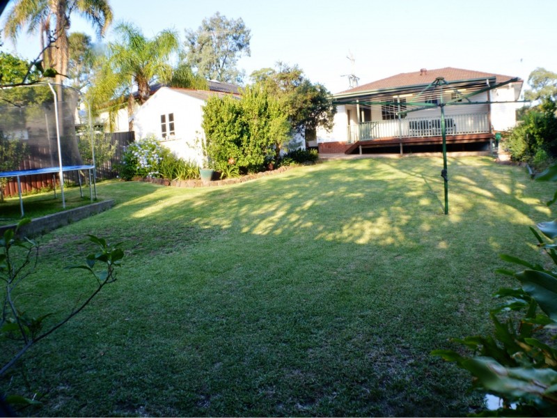 39 The Crescent, Toongabbie NSW 2146