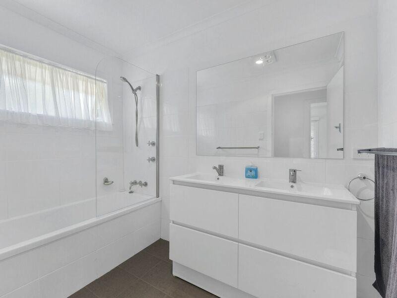 6 Greenlanes Road, Ashgrove QLD 4060