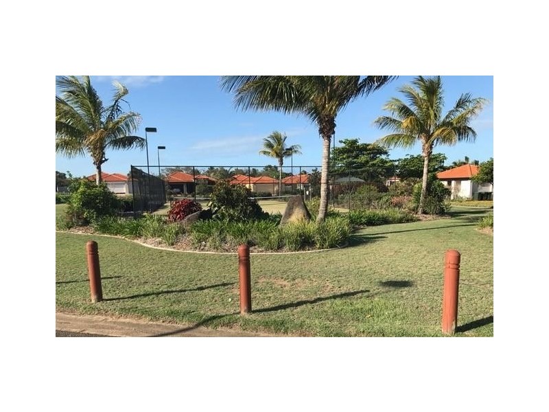 16/5 Chantelle Circuit, Coral Cove QLD 4670