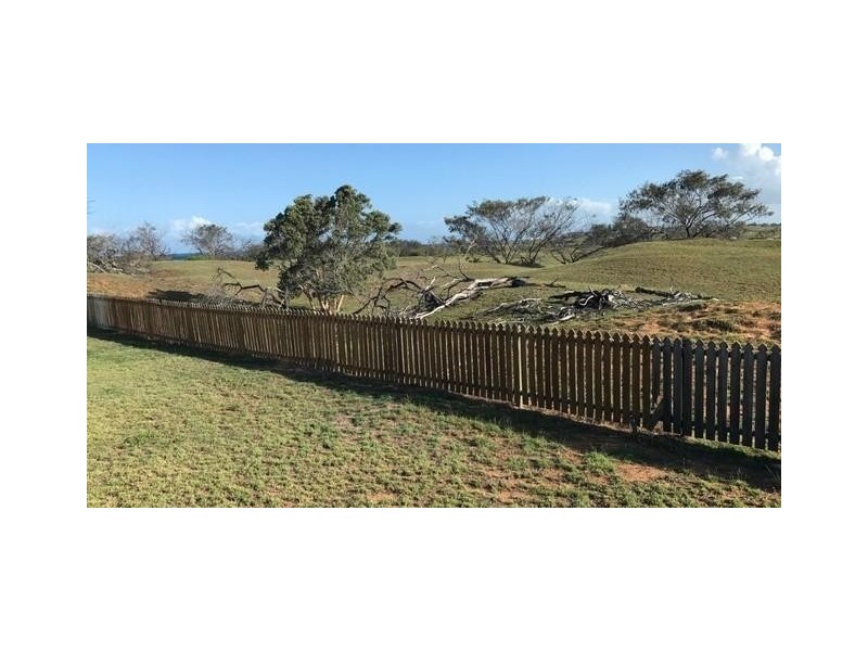 16/5 Chantelle Circuit, Coral Cove QLD 4670