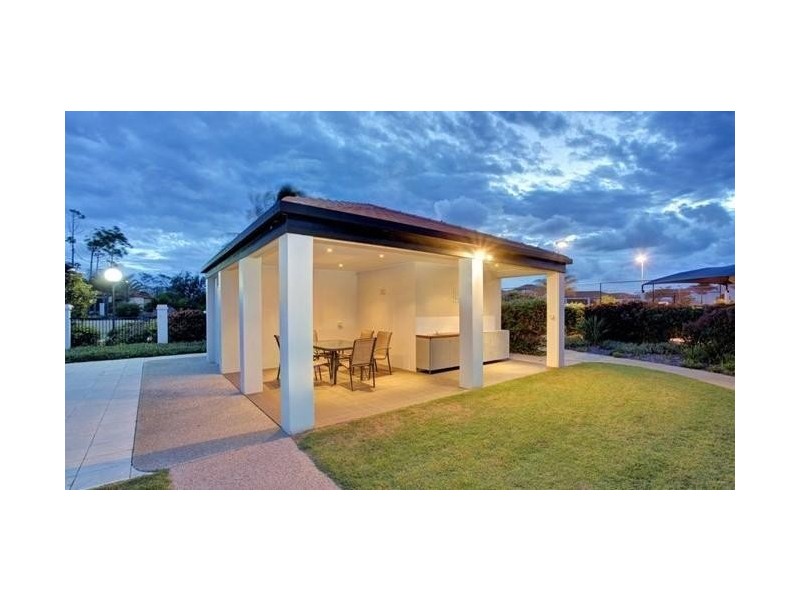 16/5 Chantelle Circuit, Coral Cove QLD 4670