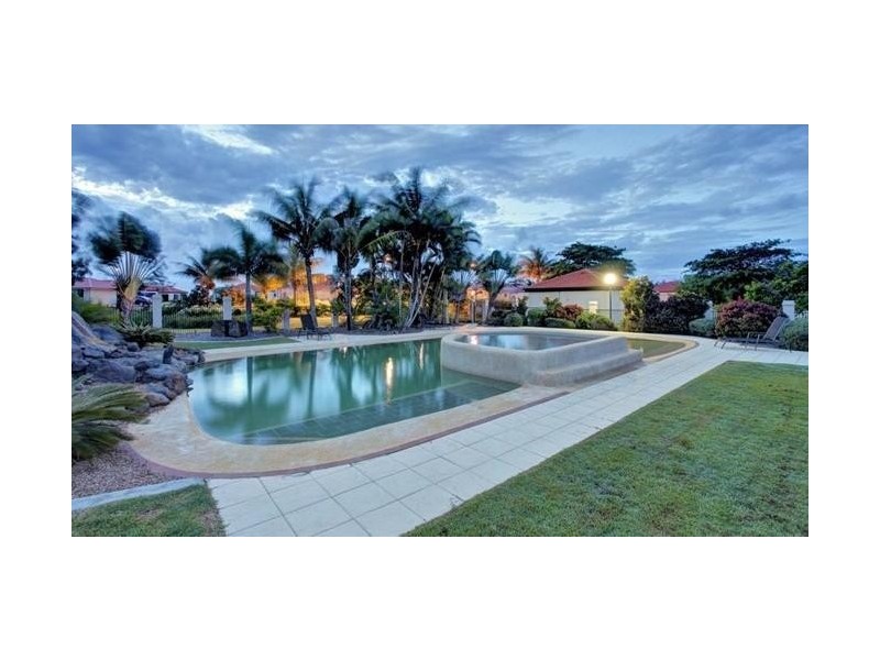 16/5 Chantelle Circuit, Coral Cove QLD 4670