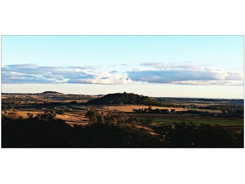 30 Young Road, Stoneleigh QLD 4356