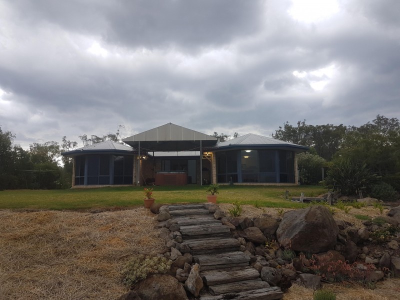 30 Young Road, Stoneleigh QLD 4356