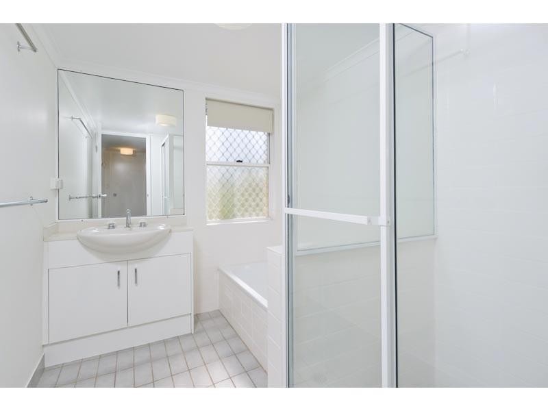 28/22-26 Warren Street, St Lucia QLD 4067