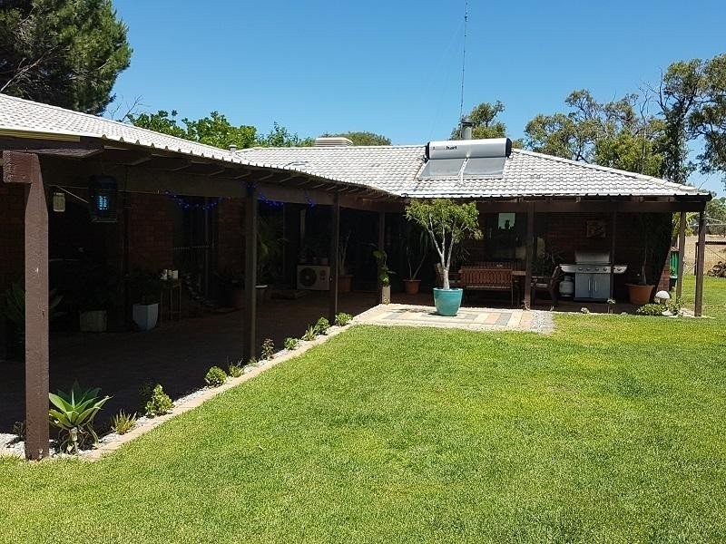 340 Newnham Road, Lake Clifton WA 6215