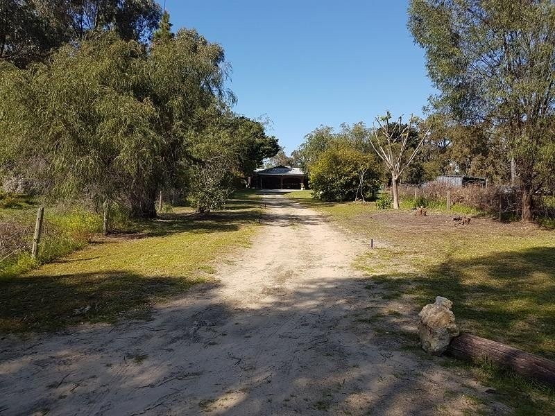 340 Newnham Road, Lake Clifton WA 6215