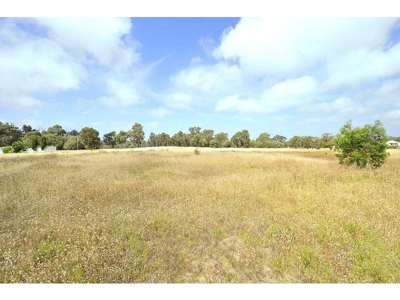 340 Newnham Road, Lake Clifton WA 6215