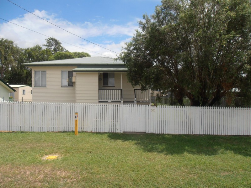 32 Stuart Street, Eastern Heights QLD 4305