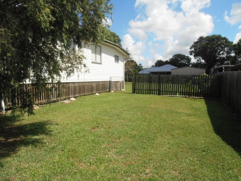 32 Stuart Street, Eastern Heights QLD 4305