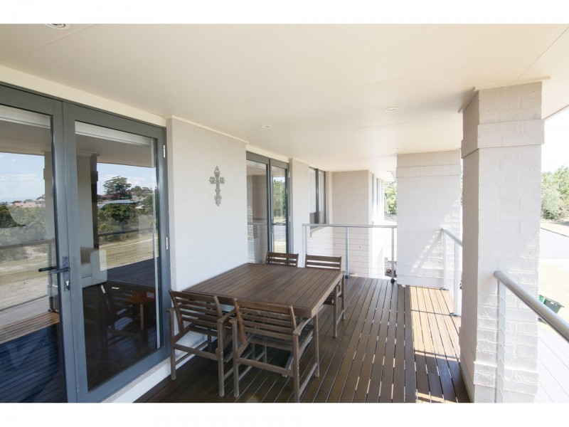 11 Baker Drive, Tenambit NSW 2323