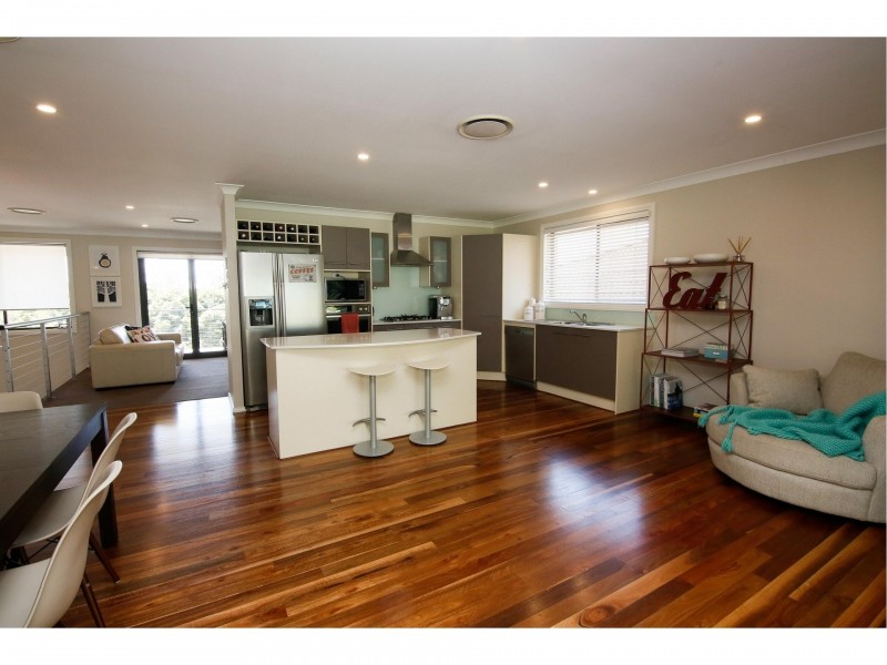 11 Baker Drive, Tenambit NSW 2323
