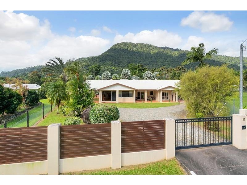 17-19 Soderberg Close, Redlynch QLD 4870