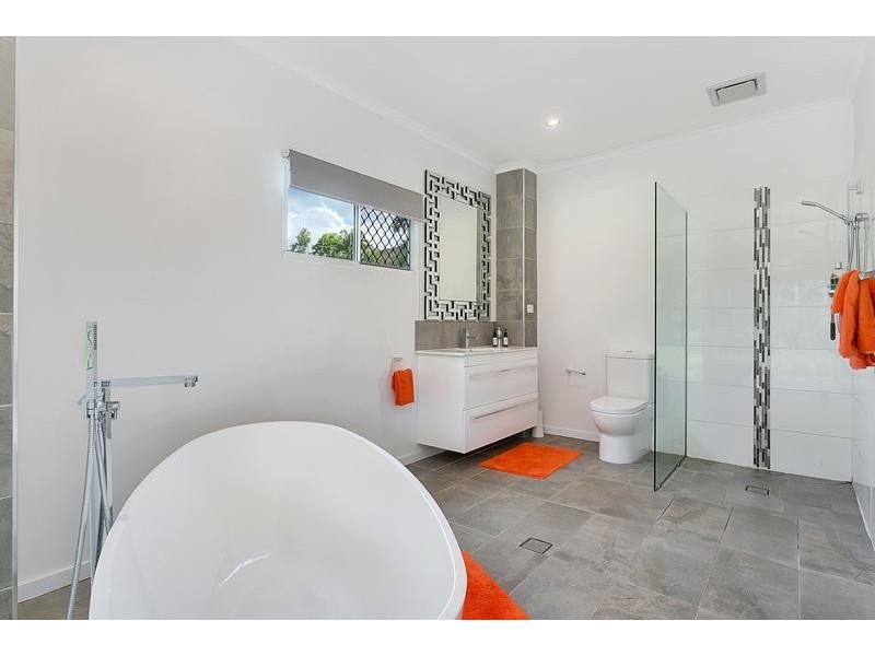 17-19 Soderberg Close, Redlynch QLD 4870